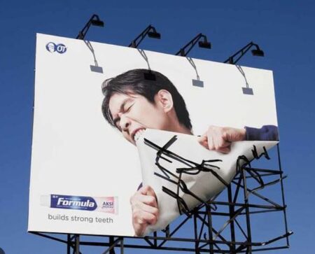 What is Advertising? : Role of Advertising Role of Advertising